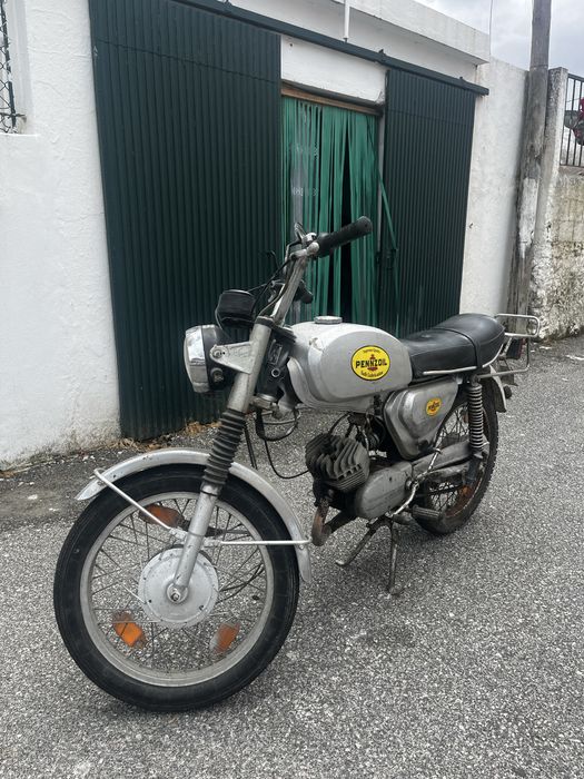 Motorizada Casal 4 com documentos