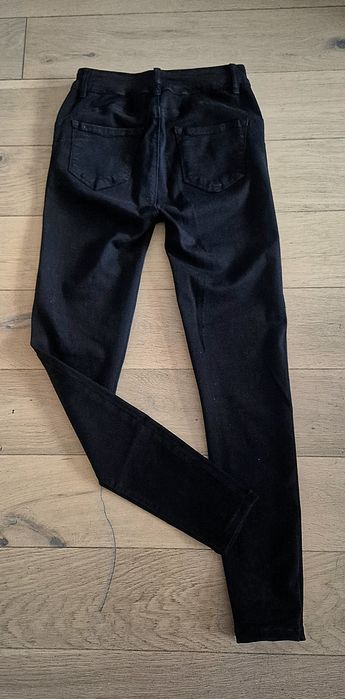 Jeansy z wysokim stanem firmy Sara Jeans rozm. S