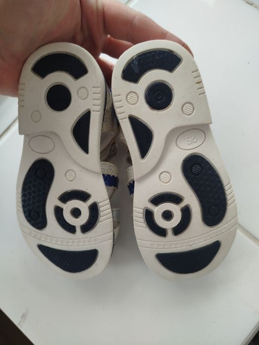 Босоніжки шкіряні дитячі 26 розмір