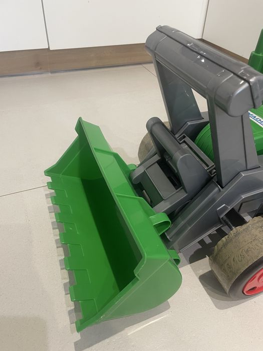 Duża koparka do piasku jeździk