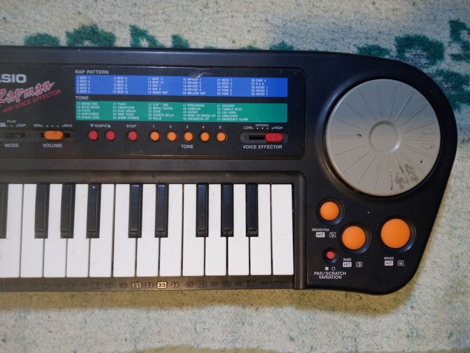 Piano marca Casio em muito bom estado a funcionar