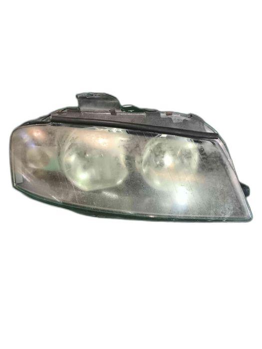 Ótica / Farol Direito AUDI A3 Sportback 13052357 (OEM)