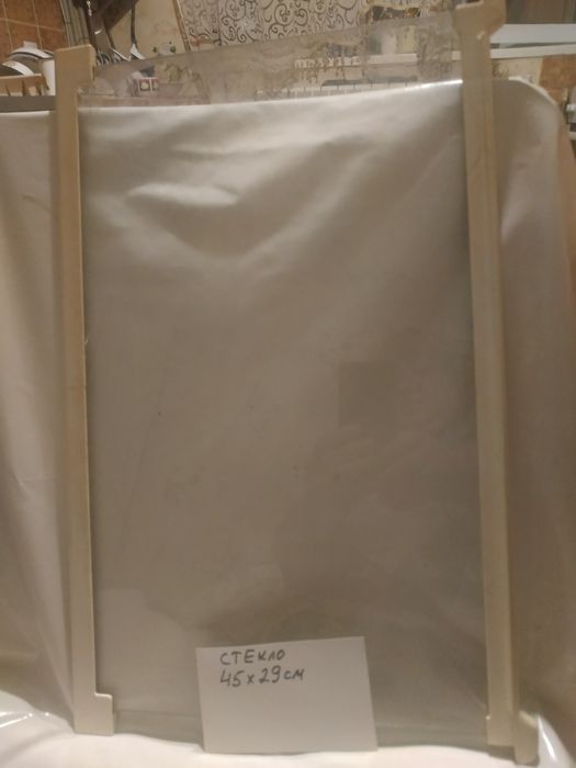 Полка стеклянная в холодильник