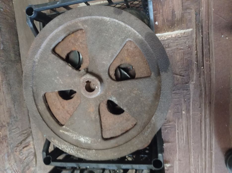 Продам шківи різні.