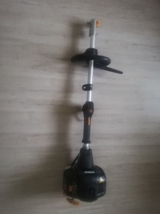 Podkaszarka spalinowa Titan.