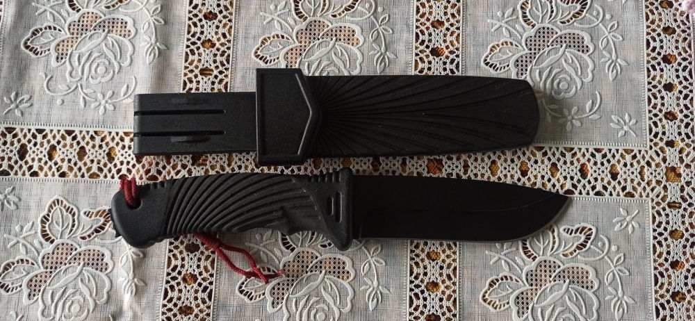 Ніж на любителя для повсякденних завдань.