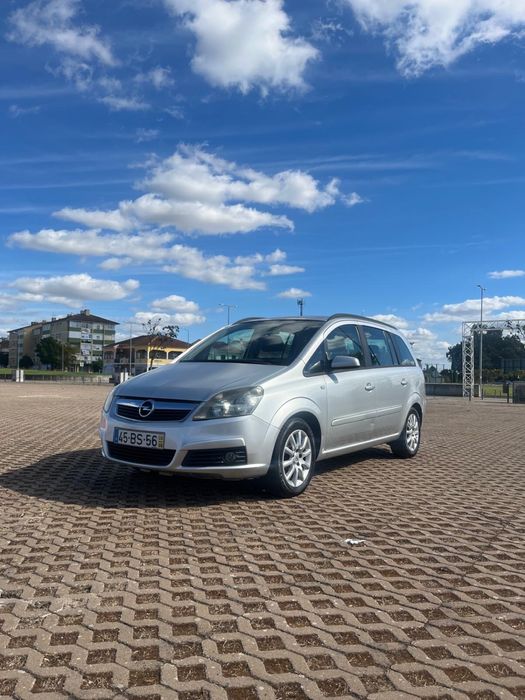 Opel Zafira (7 lugares) (gasolina e gpl)