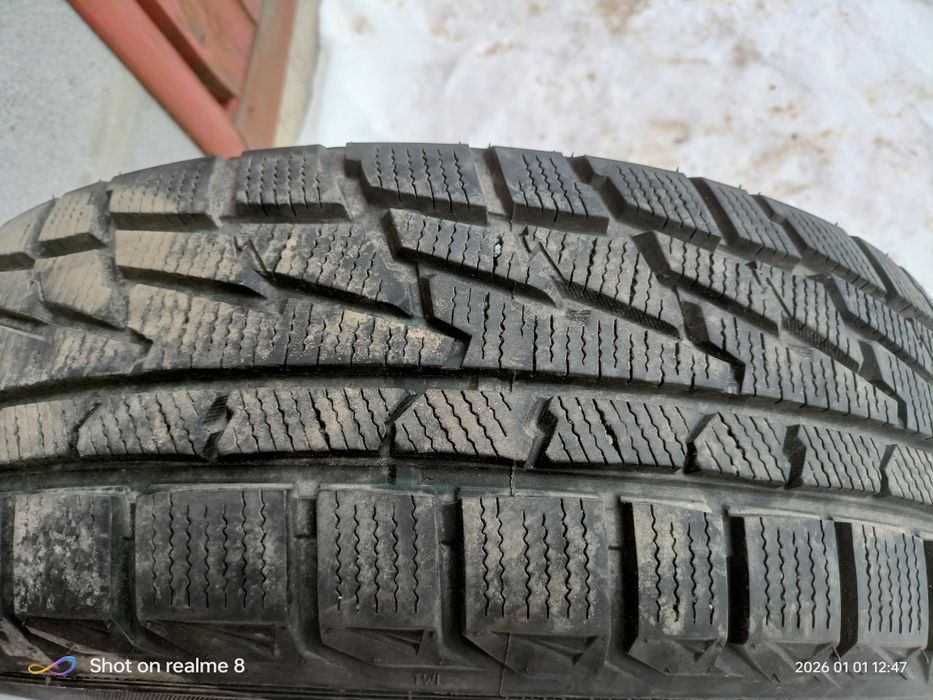 Зимова резина 215 65 r16