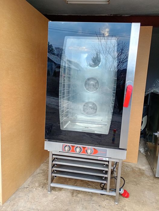 Piec konwekcyjno - parowy REVOLUTION