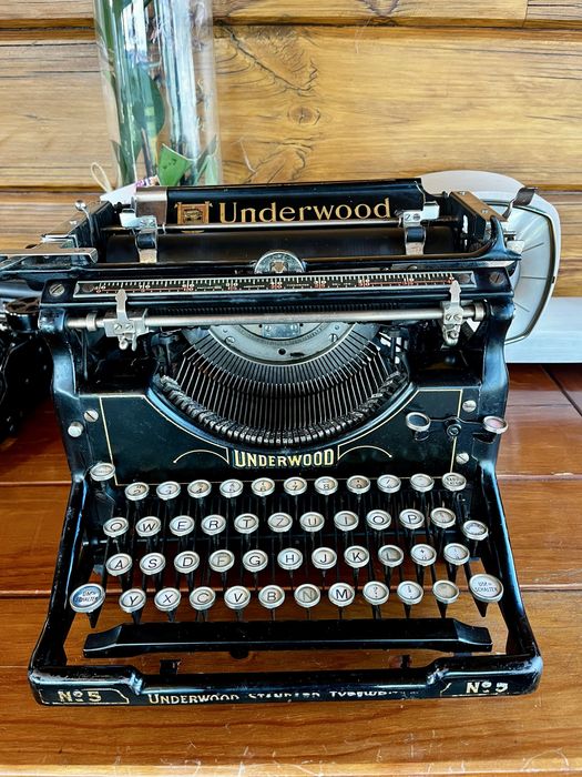 Antiga maquina de escrever Underwood 5 de 1908