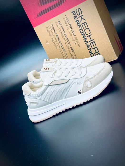 Жіночі весняні кросівки Skechers performance дуже мʼякі та зручні