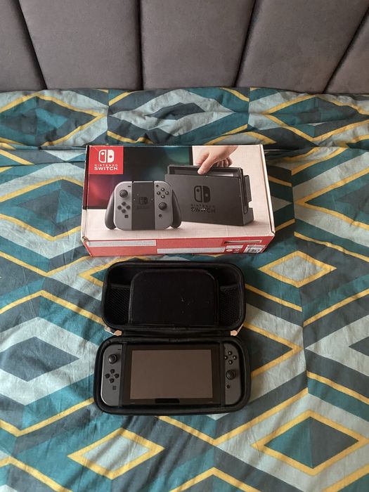 Nintendo Switch + 6 gier