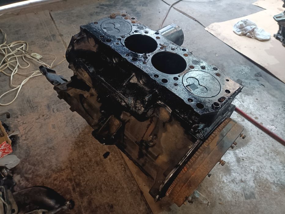 Блок/Двигатель Митсубиси Л200 2.5 дизель!