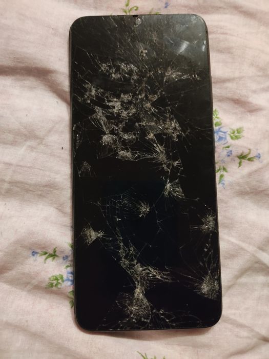 Продам телефон ксіомі редмі 12с неробочий