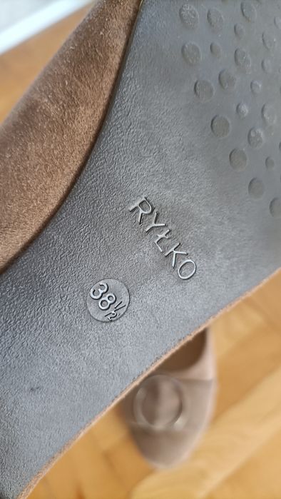 Ryłko relax buty czółenka zamszowe 38.5