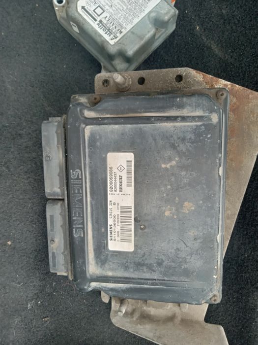 Электронный блок управления на Renault Megane 1