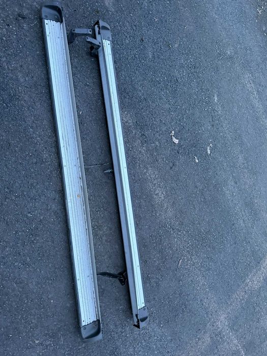Progi stopnie przeznaczone do Toyota Hilux 2006-2015
