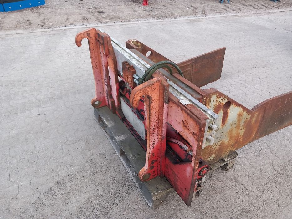 Chwytak do słomy prostokątne belki lub skrzynio palety