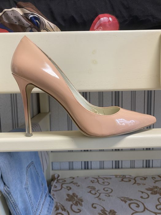 Туфлі BCBG рожеві