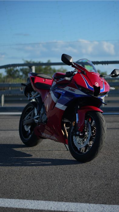 Продам мотоцикл Honda cbr600rr