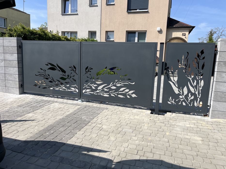 Montaż Ogrodzeń grzebienowe , poziome . Laserowe . Aluminium . Stal