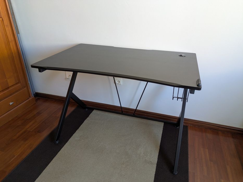 Secretária Mesa Gaming TRUST GXT 711 115cm