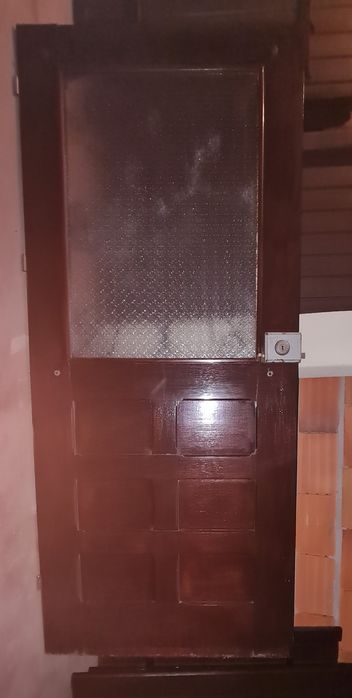 1 porta e Portadas de madeira