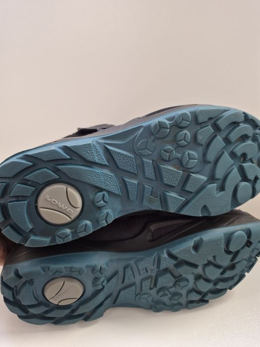 ботінки 39 розмір,  Lowa, Gore-Tex