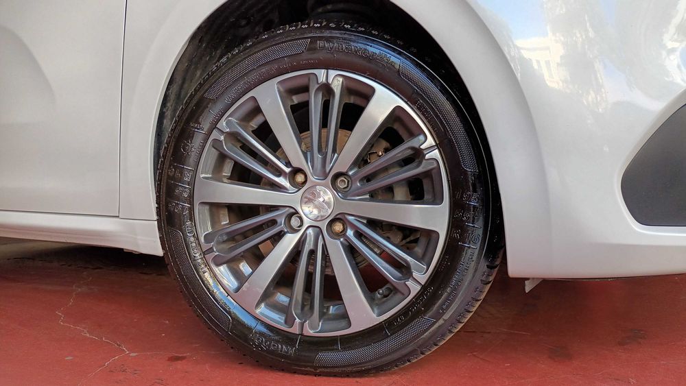 Peugeot 208 1.2 PureTech Allure