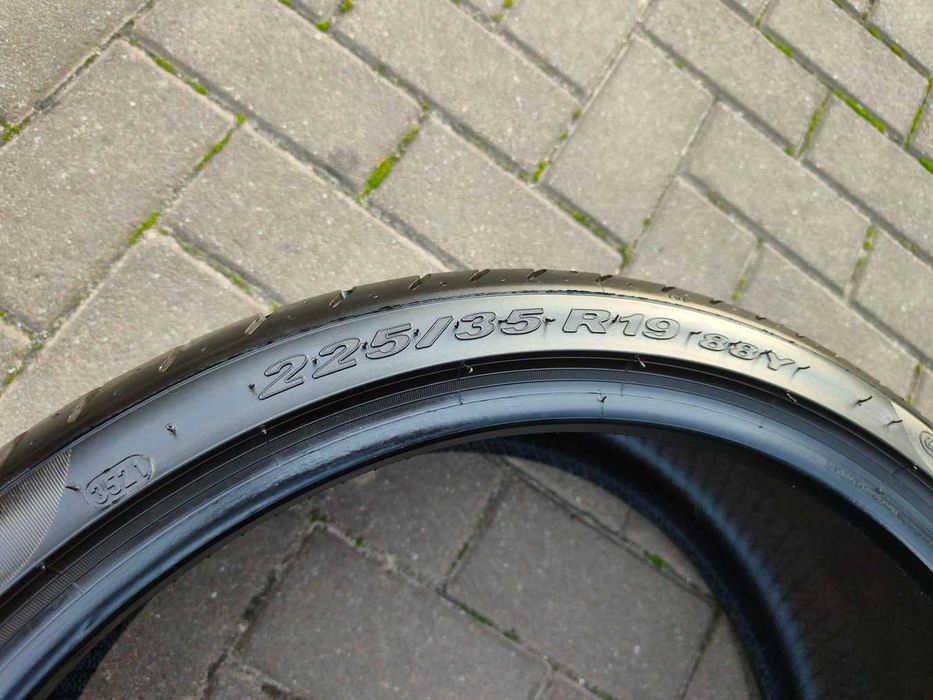 225/35 88Y R19 PIRELLI PZERO TM 8mm 2021r Opony Letnie jak NOWE 2szt