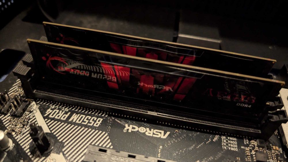 G.Skill 32GB DDR4 RAM (2x16GB) 2400MHz CL15 - Como Novas