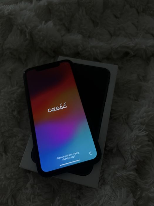 Czarny Iphone 11