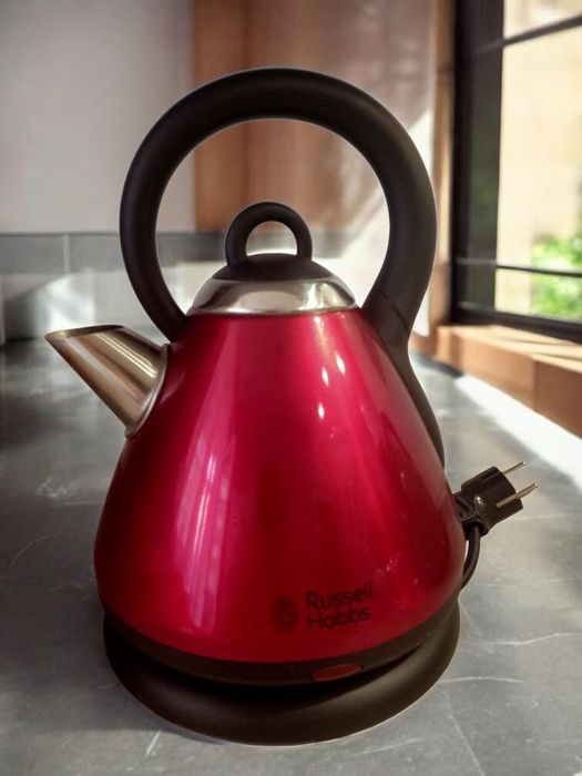 Електрочайник RUSSELL HOBBS чайник