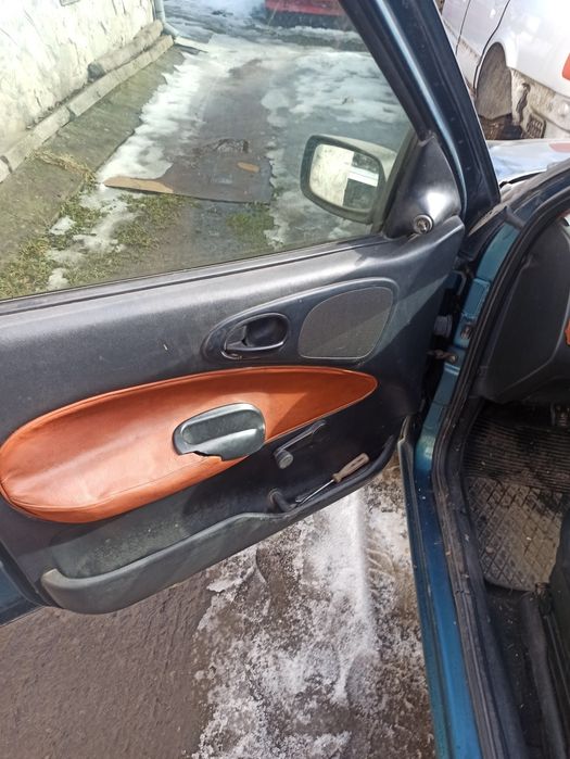Бампер Ford escort 95-00р. По запчастинах