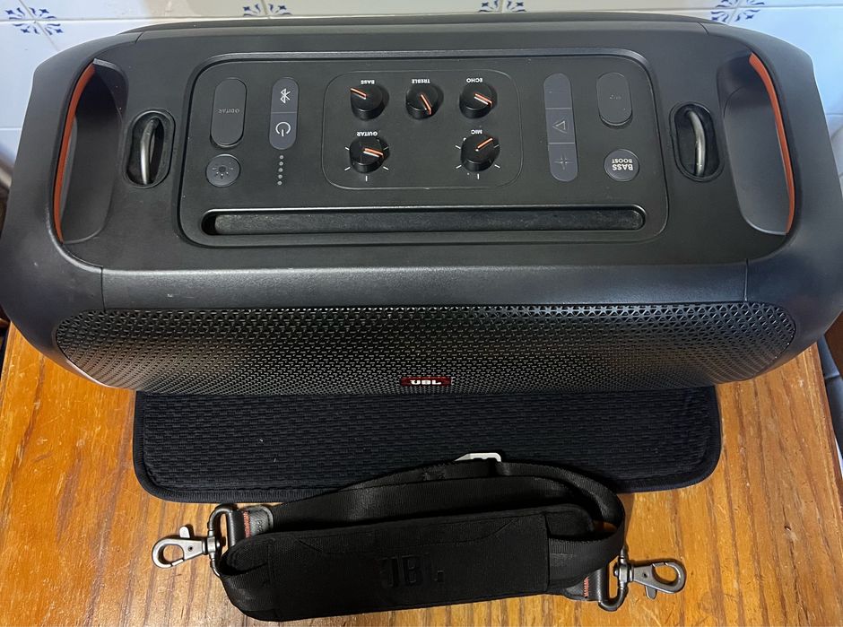 Vendo coluna JBL Partybox, em óptimo estado de conservação