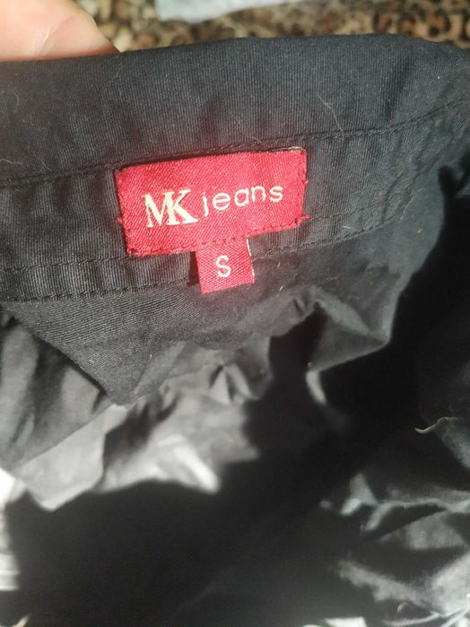 Camisa preta com folhos S