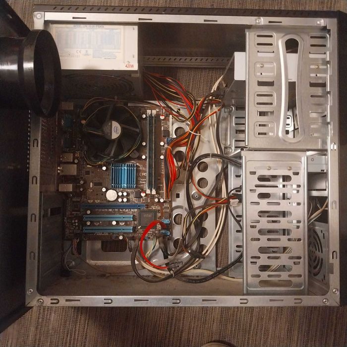 Torre PC LG em bom estado