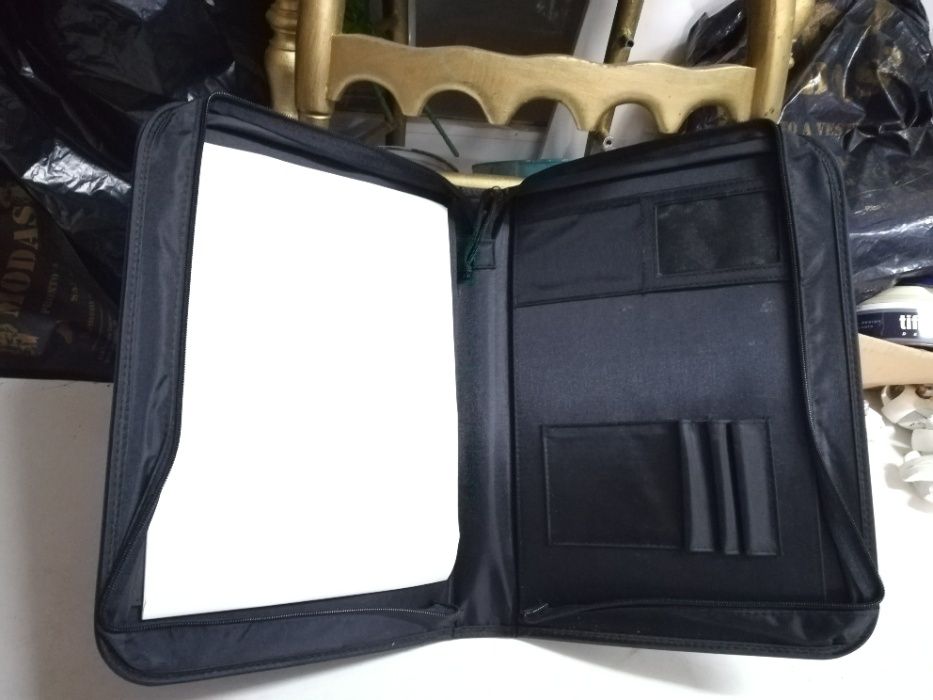 Lote 20 UN Pastas tipo congresso