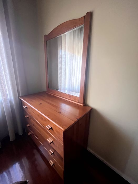 Quarto de casal completo - bom estado