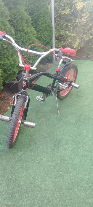 Rower BMX z pegami