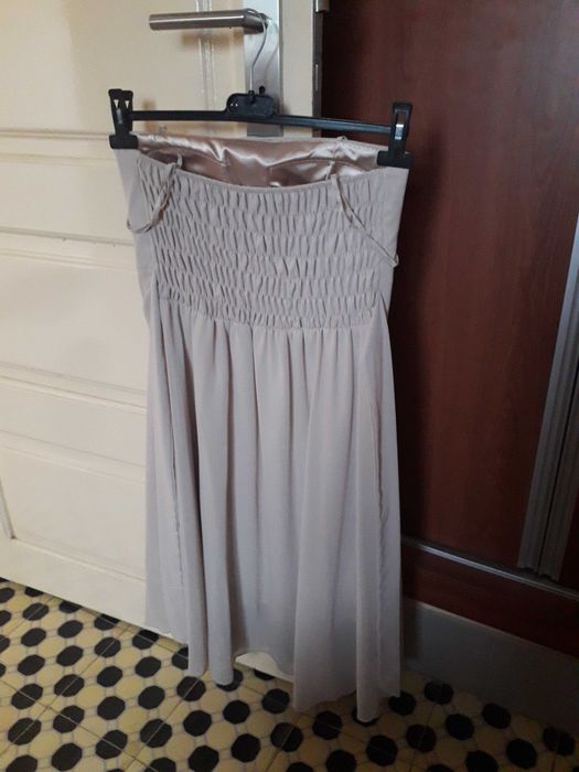 Vestidos de festa e sapatos