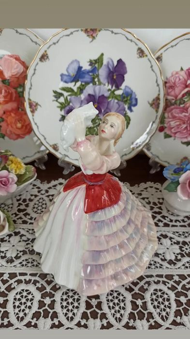 Статуэтки подарок фарфор винтаж Англия фигурка статуетка Royal Doulton