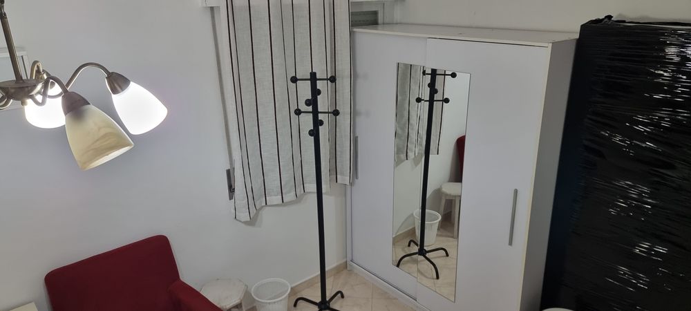 Aluga-se quarto mobilado