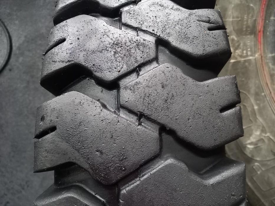 Opona używana przemysłowa 8.25-15 8.25R15 ATHLETIK D-45 200zł W4704