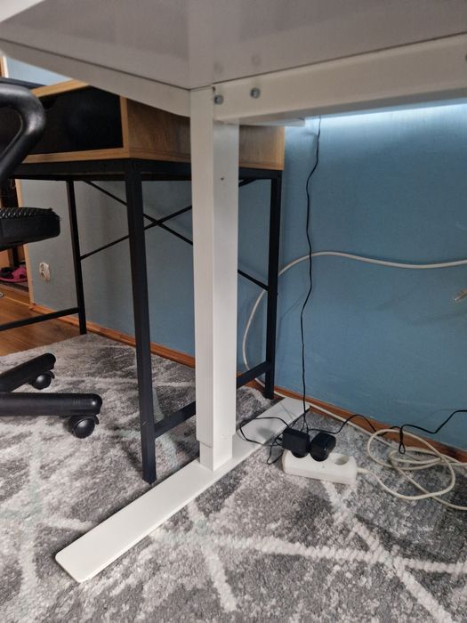 TROTTEN Biurko z regulacją wysokości