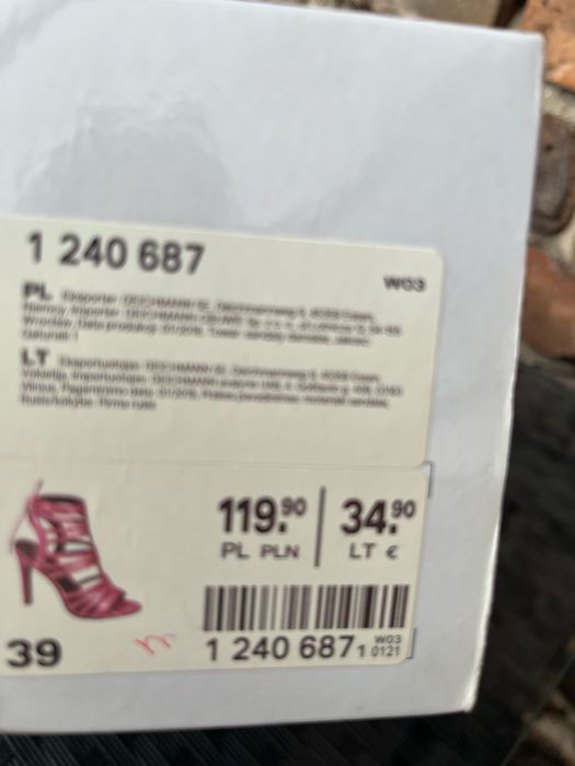 Sandały na obcasie boski kolor nowe 39 deichmann