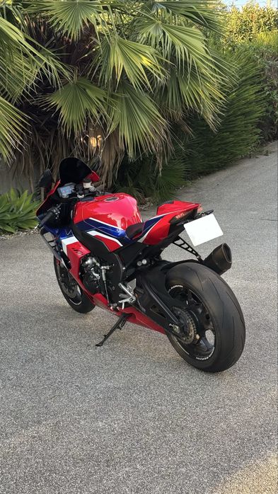 Honda CBR1000RR-R Fireblade + Extras