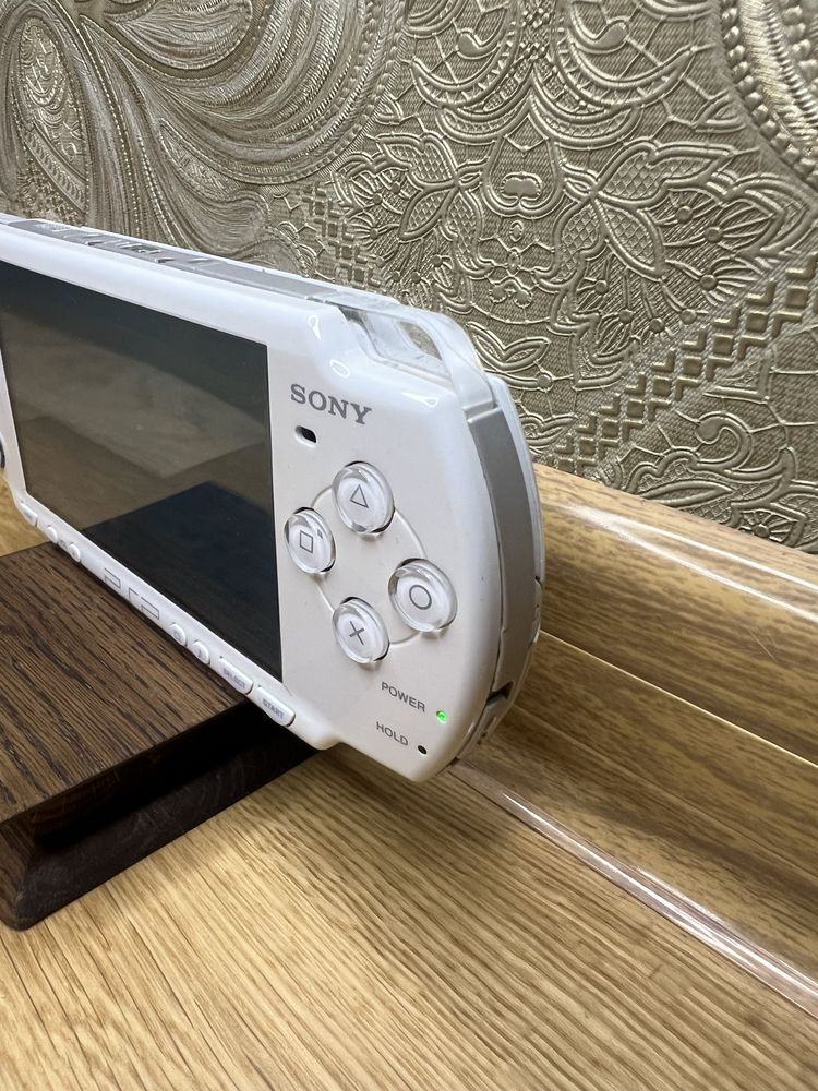 Ігрова приставка Sony PSP Slim 2000: 1 800 грн. - Приставки Киев на Olx