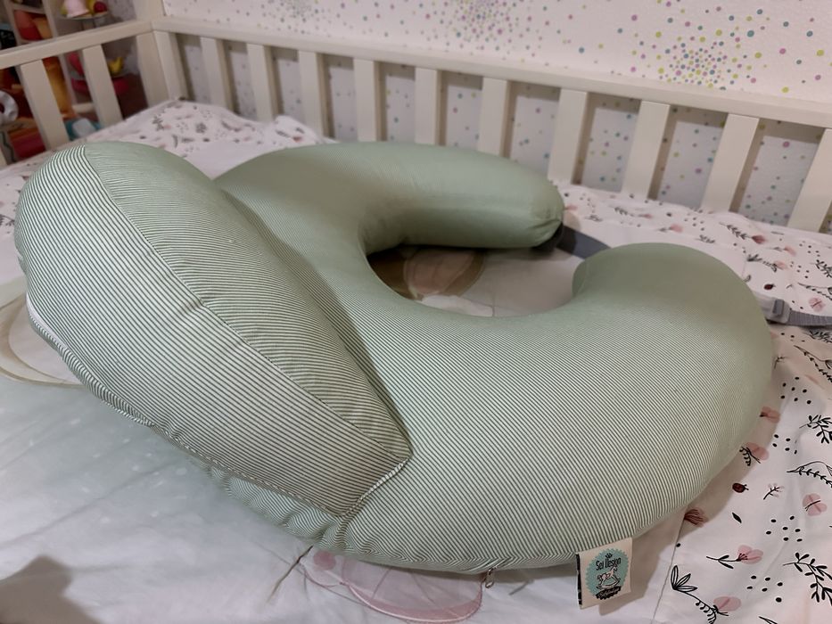 Подушка для годування