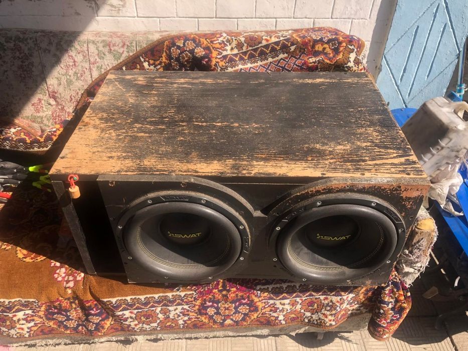 Продам сабуфери   осилітнлом